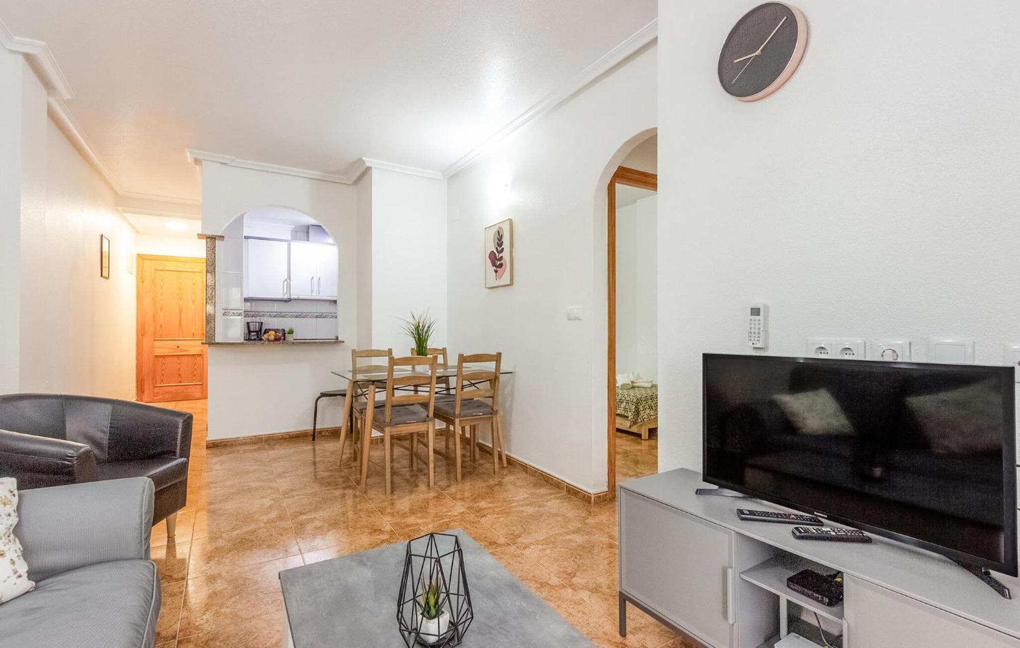 Amazing Apartment In Torrevieja With Kitchen Eksteriør billede