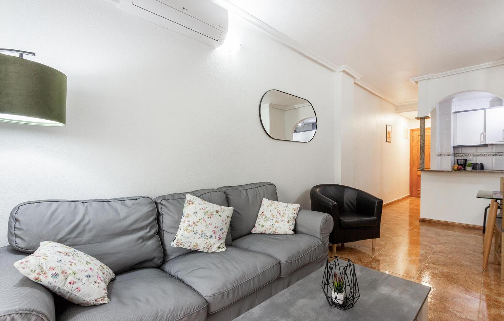 Amazing Apartment In Torrevieja With Kitchen Eksteriør billede