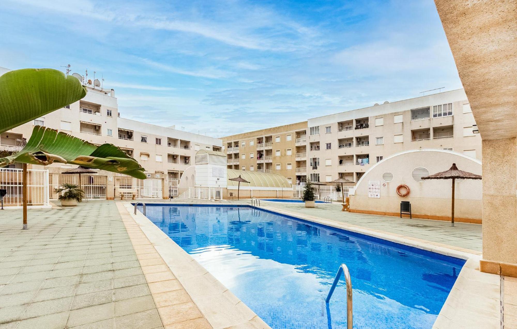 Amazing Apartment In Torrevieja With Kitchen Eksteriør billede